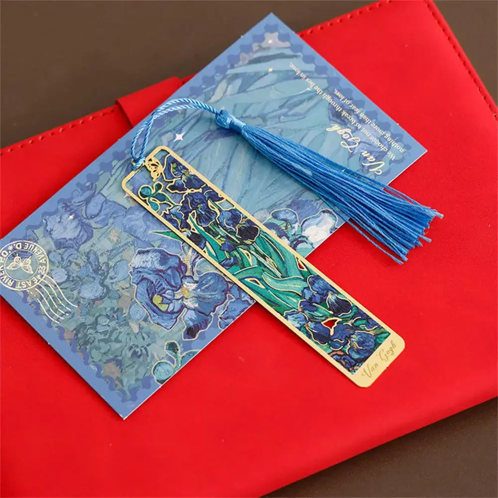 1 pc Retro Floral Painting Metal Bookmark Hollow Bronzing Bookmark