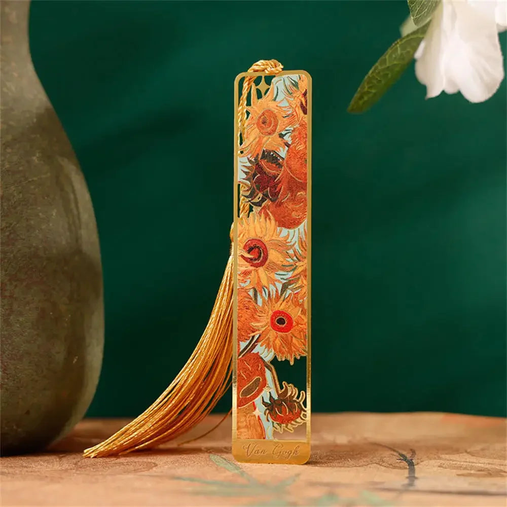 1 pc Retro Floral Painting Metal Bookmark Hollow Bronzing Bookmark