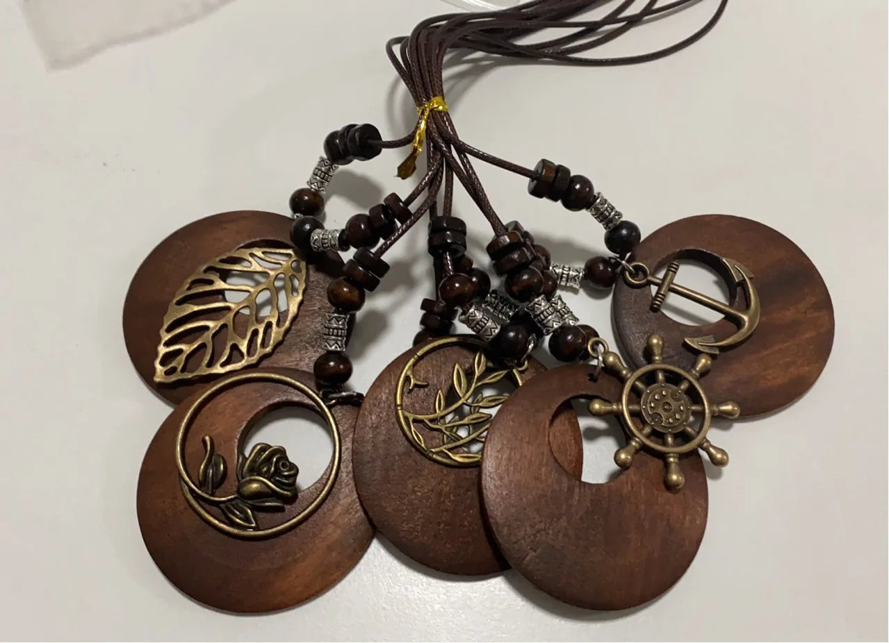 Vintage Round Wooden Necklace Leaf Owl Elephant Beaded Pendant