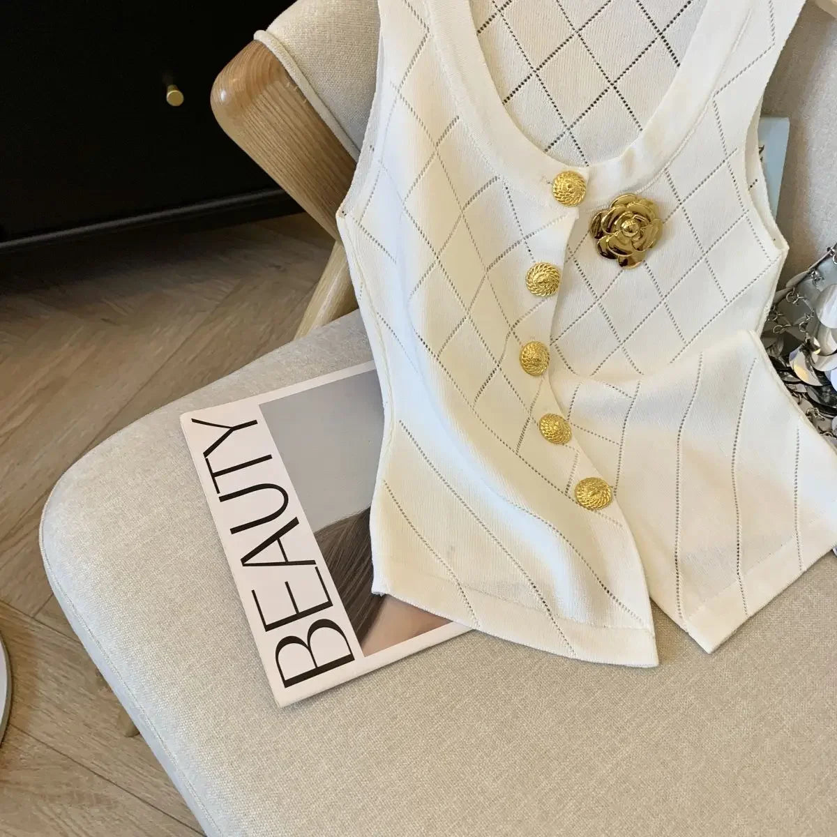 Stylish Vintage Elegant Luxury Chic Hollow Button