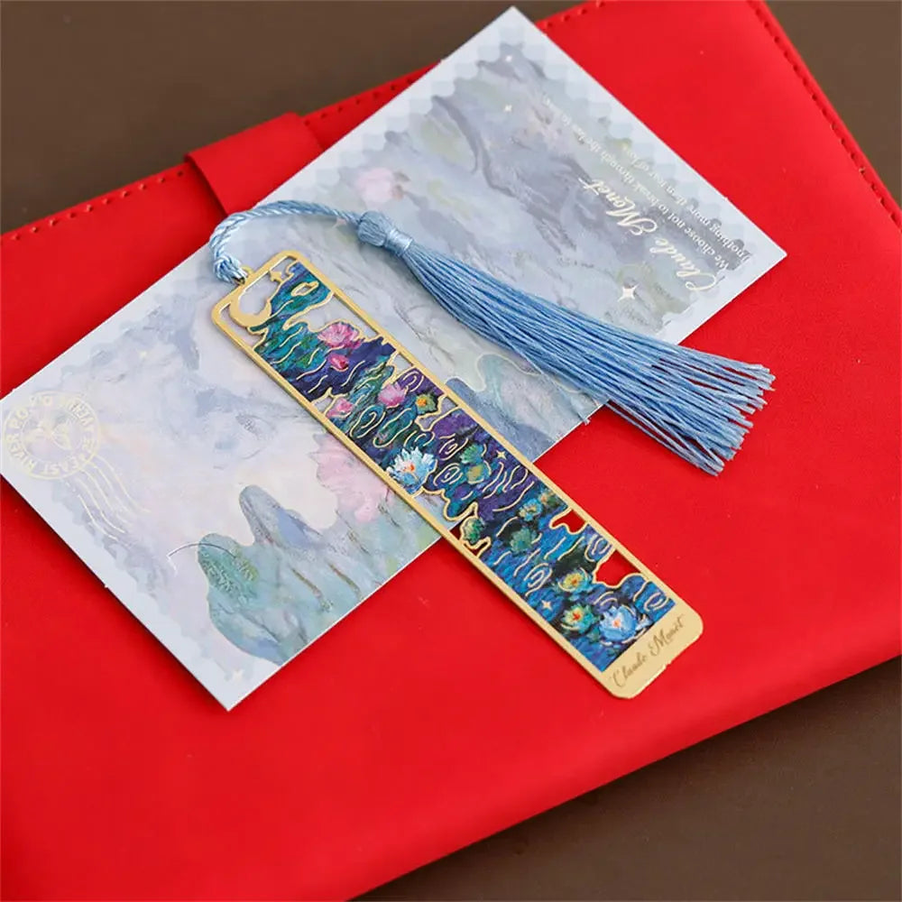 1 pc Retro Floral Painting Metal Bookmark Hollow Bronzing Bookmark